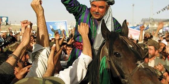 جنــرال دوســتم نمــادی از شجاعت و اراده ی نظامی و سیاسی