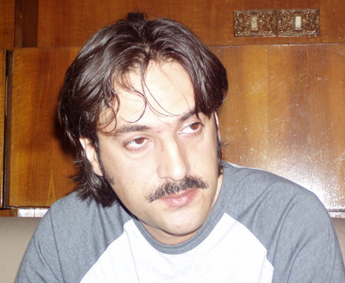 خالد نویسا